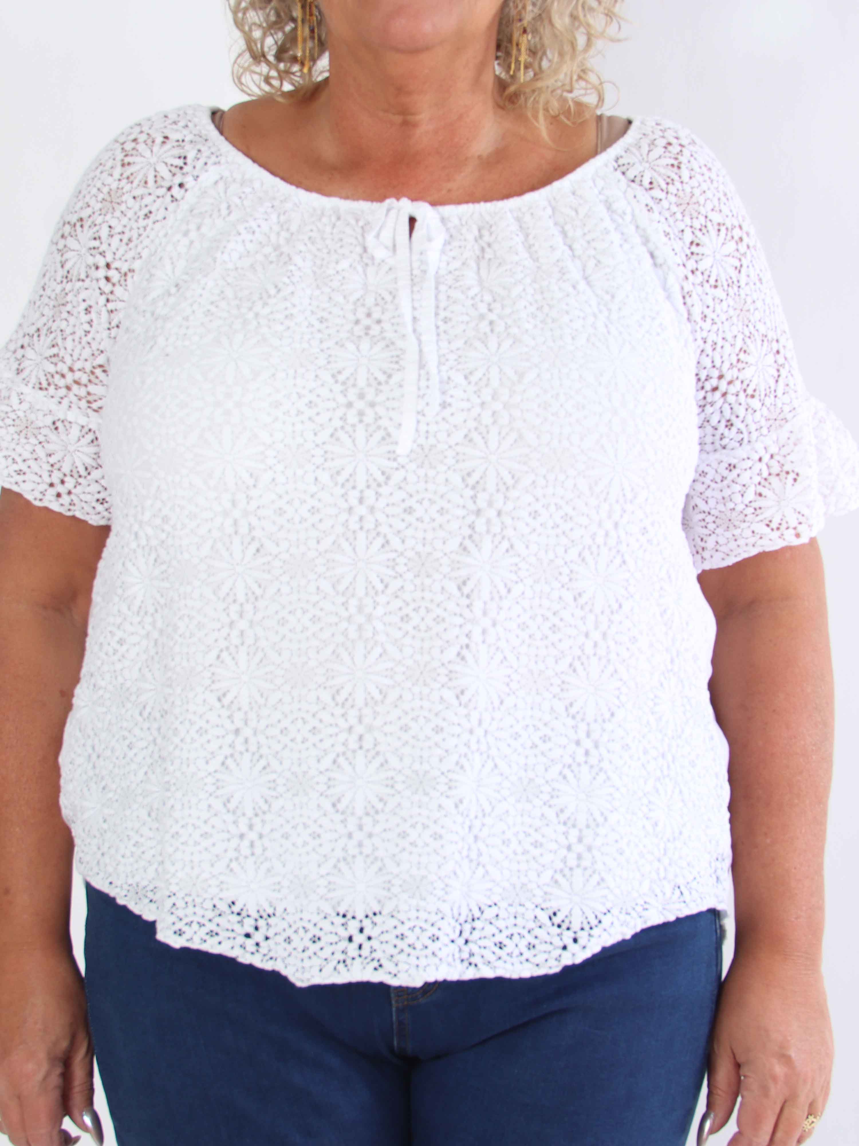 Elisa - Plus size-tunika i bomull med spets och elastisk halsringning